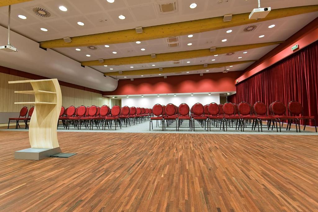 Hotel Poznanski A2 Lubon Ngoại thất bức ảnh
